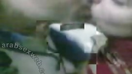 在她所有的洞裡性交美女