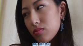 在恥骨上撕下他女朋友射精的禿洞